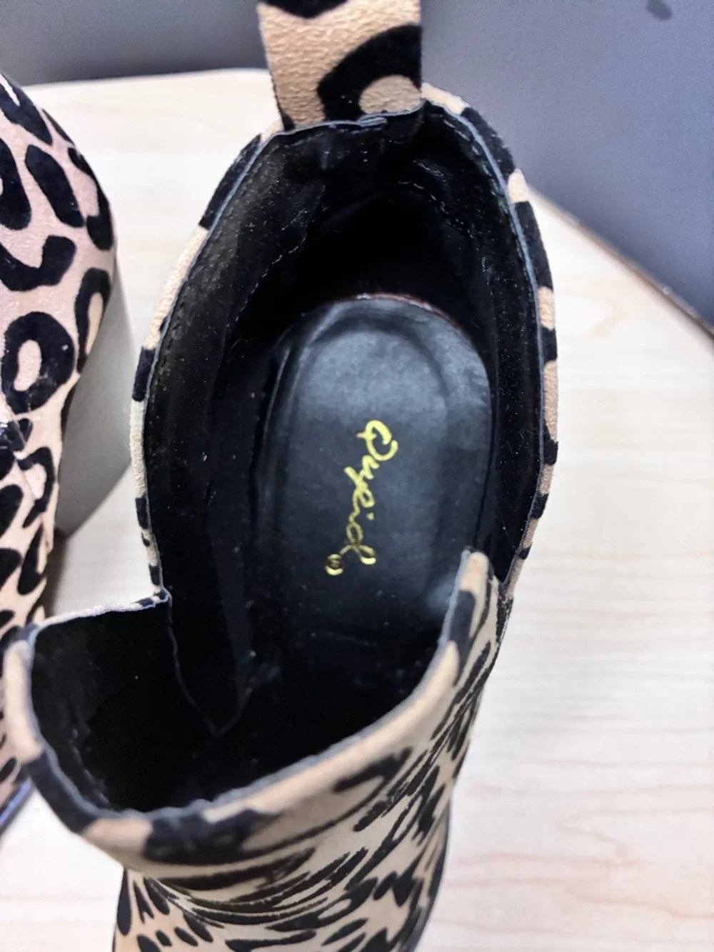 Qupid Leopard Print Pointed Toe Block Heel Booties in Tan & Black - Picture 3 of 4